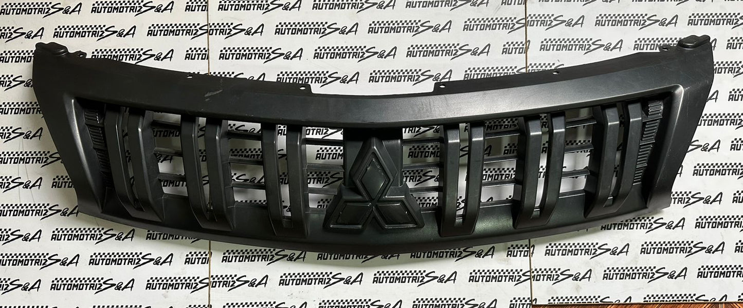 MASCARA MITSUBISHI L200 2016-2018