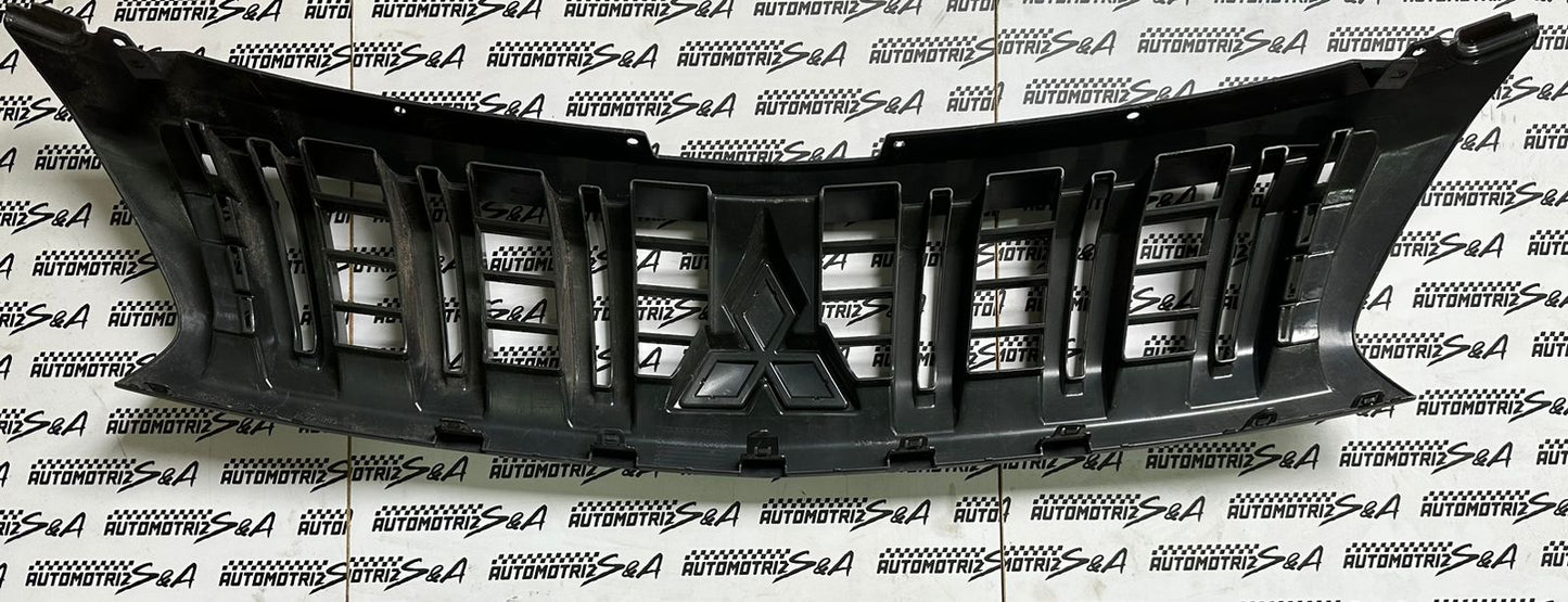 MASCARA MITSUBISHI L200 2016-2018